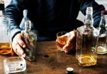 Tenga en cuenta estas recomendaciones para evitar intoxicarse con licor adulterado