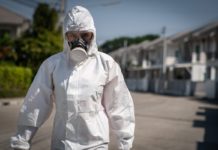 En Antioquia, trabajan en la elaboración de trajes de protección para personal de salud