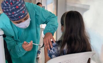 En Sabaneta, están vacunando a los estudiantes contra la covid-19 en los colegios