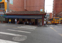 Este es el bar Bombay, el lugar que fue la primera estación bomba de gasolina en Sabaneta