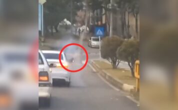 Personas que, al parecer, iban hacia Sabaneta fueron grabadas quemando pólvora desde un carro