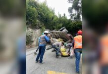 Vía a la Loma San José está cerrada por accidente de tránsito