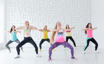 Rumba aeróbica de colores: energía, música y movimiento en Sabaneta Rumba aeróbica de colores: energía, música y movimiento en Sabaneta