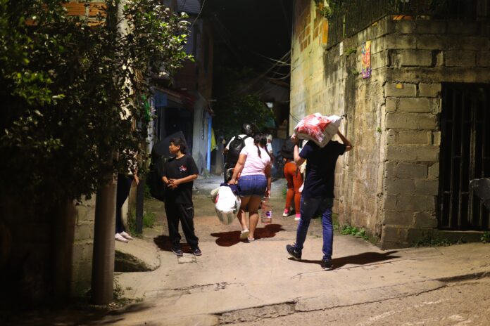 WhatsApp Image 2025-05-11 at 7.51.40 PM Sabaneta avanza con esperanza: 49 personas regresan a sus hogares en el marco del Plan Retorno