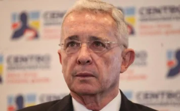 Expresidente Álvaro Uribe es declarado culpable por dos de los tres delitos que fue acusado