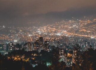 Caminata de cierre de año: la mejor vista de las luces navideñas Caminata