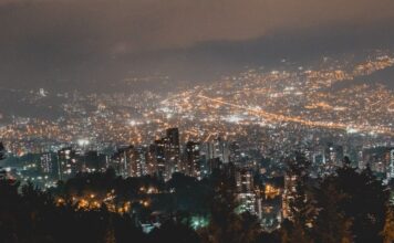 Caminata de cierre de año: la mejor vista de las luces navideñas Caminata